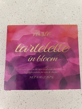 in Bloom Eyeshadow Palette - Pink